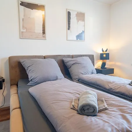 B - Parken, Stilvoll, Modern & Cozy Im Zentrum Von Apartmán *