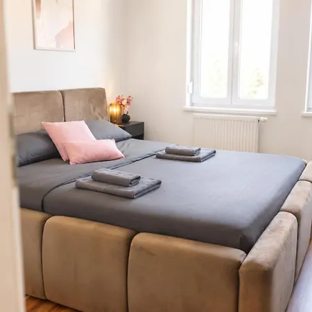Apartment B - Parken, Stilvoll, Modern & Cozy Im Zentrum Von